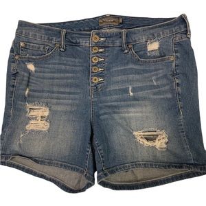 Torrid feel the fit denim shorts distressed size 16 VGUC